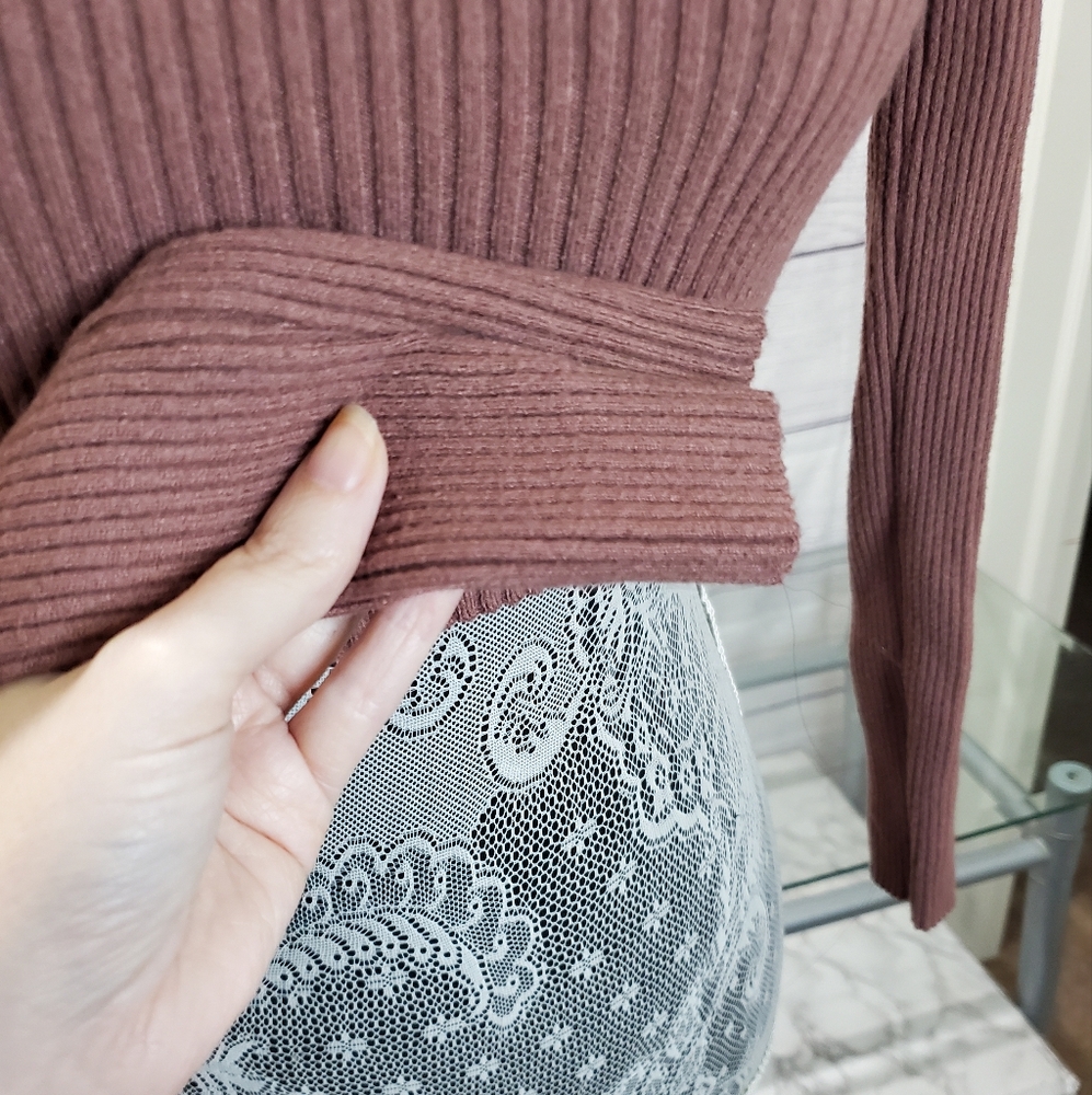 Ribbed Mauve Cropped Sweater - Picture 2 of 2